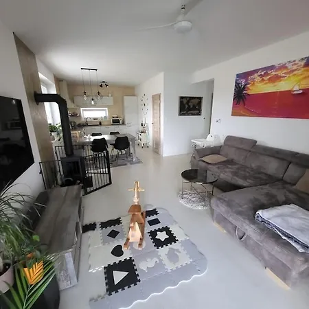 Σπίτι διακοπών House Near Danube,