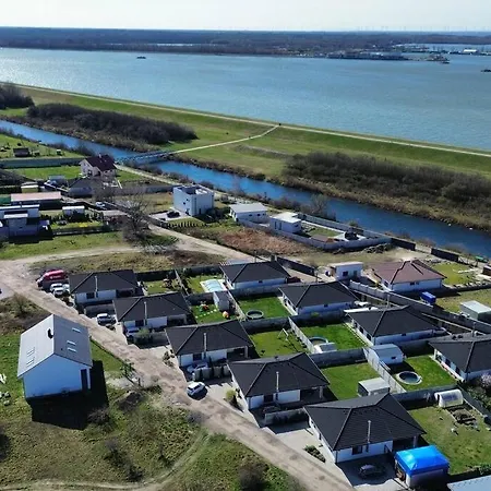 בית נופש House Near Danube,