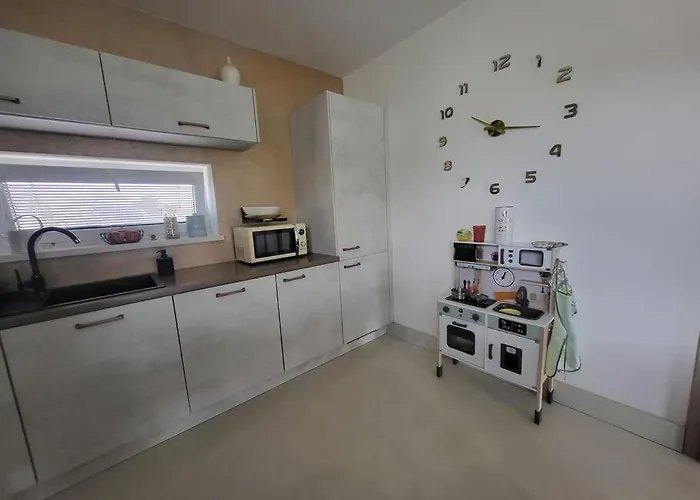 בית נופש House Near Danube, *