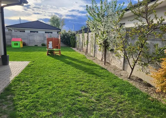 House Near Danube, בית נופש